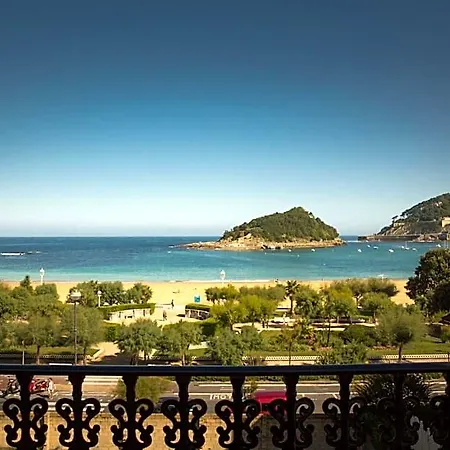 Hotell La Galeria 2*